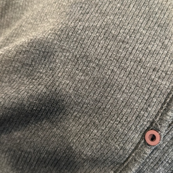 High low top - Picture 2 of 2